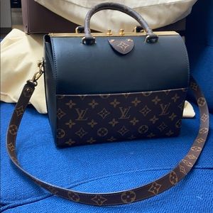 Monogram Empreinte Louis Vitton Purse